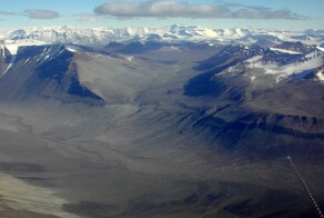 Самые суровые места ледяного континента. Жизнь в каменистых, продуваемых всеми ветрами оазисах Антарктиды