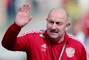 Бывший тренер сборной России по футболу возглавил национальную команду Казахстана