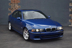 Старую но редкую BMW M5 2002 года продали за 130 000 $