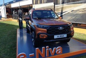 На ПМЭФ показали концепт электромобиля E-Niva