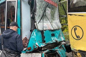 Более 100 человек пострадали при столкновении двух трамваев в Кемерове