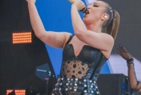 Ольга Бузова ответила Ксении Собчак, припомнив ей стриптиз и голый танец мужа