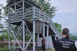 Семь человек пострадали из-за обрушения горки на базе отдыха в Биробиджане