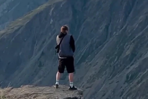 Турист справил нужду со священного перевала Кату-Ярык на Алтае