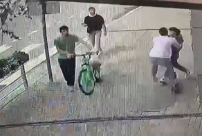Самокатчик сбил маму с малышом в Калуге