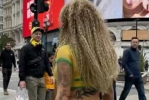 Девушка с нарисованной на теле одеждой прогулялась по улицам Лондона