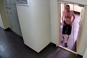 В Москве мужчина несколько месяцев терроризирует соседей