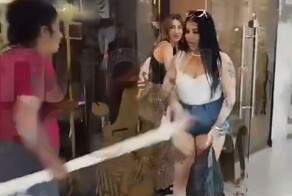 Скандал во Владикавказе: в торговом центре на туристку напали из-за одежды