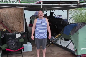 Двухэтажный плот с баней