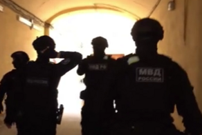 В питерской академии милиции прошли обыски после того, как студентку этого училища поймали в маршрутке в состоянии наркотического опьянения