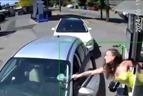 Сотрудница закусочной оригинально отомстила клиенту