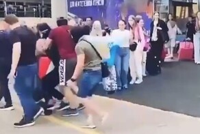 В аэропорту Ижевска прохожие стали очевидцами задержания чиновника и разразились аплодисментами