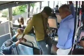 Кондуктор автобуса спас пассажира