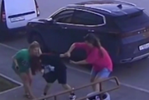 В Волгограде толпа нетрезвых женщин избила подростков