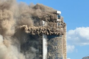 СМИ публикуют впечатляющие кадры пожара 26-этажного жилого комплекса Астаны