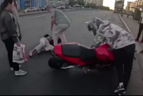 В Петербурге едва не линчевали двух мотоциклистов за сбитую пенсионерку
