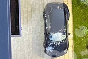 Авто солиста группы «Три дня дождя» залили краской из-за парковки на тротуаре