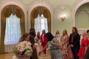 Пара из Ярославля набрала на свадьбу «друзей по объявлению»