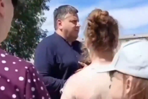 «Такое поведение считаю недопустимым»: в Омской области чиновник обматерил местных жителей, когда те пожаловались на отсутствие питьевой воды