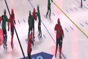 Как выглядит американский футбол на льду