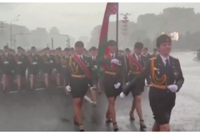 Белорусские девушки-военные на репетиции парада в Минске