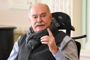 «Дело не в репрессиях»: Никита Михалков рассказал о списке «нерукопожатных деятелей культуры»