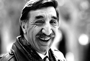 Фрунзик Мкртчян, советский актер театра и кино, театральный режиссер, Народный артист СССР