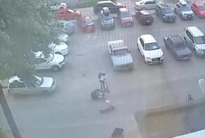 В Петербурге нашли аномальное место, на котором систематически разбиваются электросамокатчики