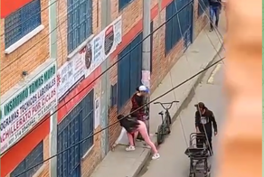 Коня на скаку остановит,в горящую избу войдёт