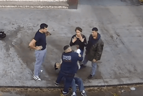 Аргентинский пожарный спас задыхающегося ребёнка