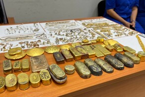 Житель Дагестана попытался вывезти из России 28 килограмм золота в корсете