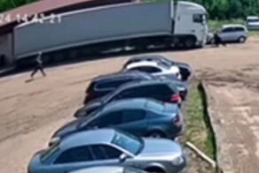 Принял смерть от коня своего