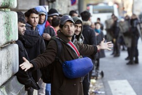 Мигрантов призовут не свистеть женщинам и не резать баранов в общественных местах