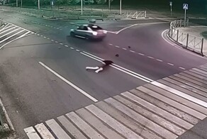 Начинающий водитель сбил двух пешеходов