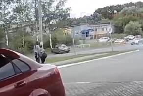 Пьянчуги на Волге врезались в столб