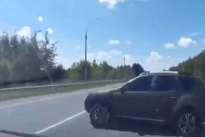 Разворот с прицепом в неположенном месте и не глядя в зеркала