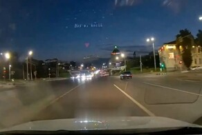 Быстро ехал, но не далеко уехал