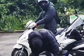 Бабушки сорвали угон мотоцикла