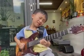 Талантливый 9-летний гитарист