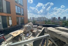 Москвич решил построить на террасе элитного ЖК сауну и спортзал, но ему помешали соседи
