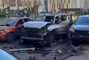 В Москве взорвался автомобиль с двумя людьми в салоне