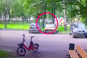 В Москве неадекватный мужчина попытался посреди бела дня похитить младенца