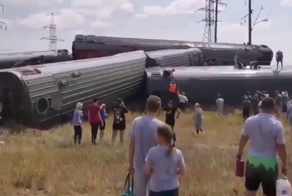 Пассажирский поезд сошёл с рельсов в Волгоградской области