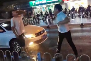 Интересный способ дорожной разборки по-китайски