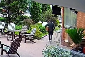 В Сочи двое приезжих украли бутылку элитного алкоголя стоимостью 100 000 рублей