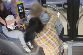 Гражданка Узбекистана напала на контролёра в автобусе и заработала уголовное дело