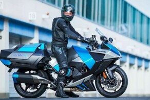 Kawasaki показала водородный мотоцикл