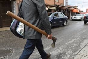 В Подмосковье кассир с топором ограбил пиццерию