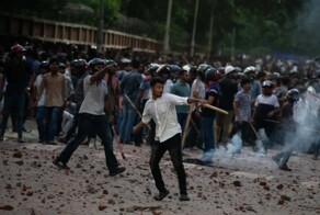 Массовые беспорядки в Бангладеш: премьер-министр страны подала в отставку и попросила убежища в Англии