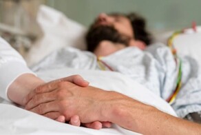 Месть за любовницу: женщина отключила мужа от аппарата жизнеобеспечения